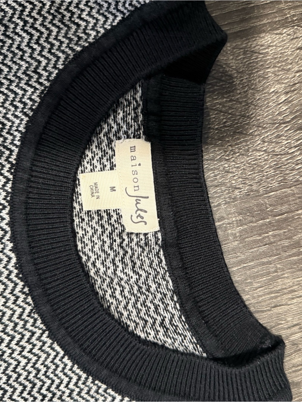 Maison Jules Black & White Chevron Knit Tee with Contrasting Trim - Picture 4 of 10
